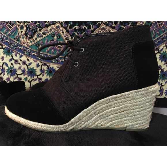 TOMS Wedge Bootie - Picture 3 of 4
